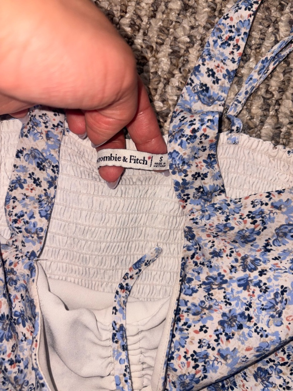 Abercrombie & Fitch White and Blue Floral Smocked Dress - Picture 5 of 6